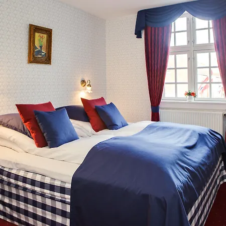Kirstine Hotel 4*